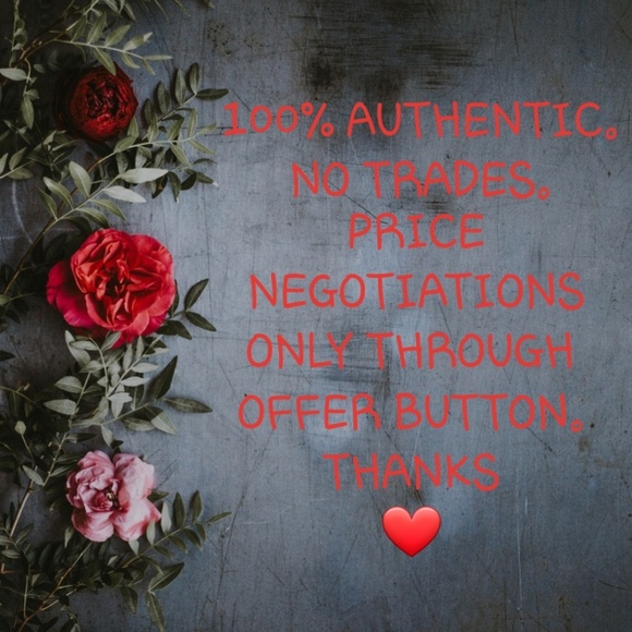 🛑SOLD🛑CHANEL Crystal CC Earrings Light Gold - Picture 6 of 7